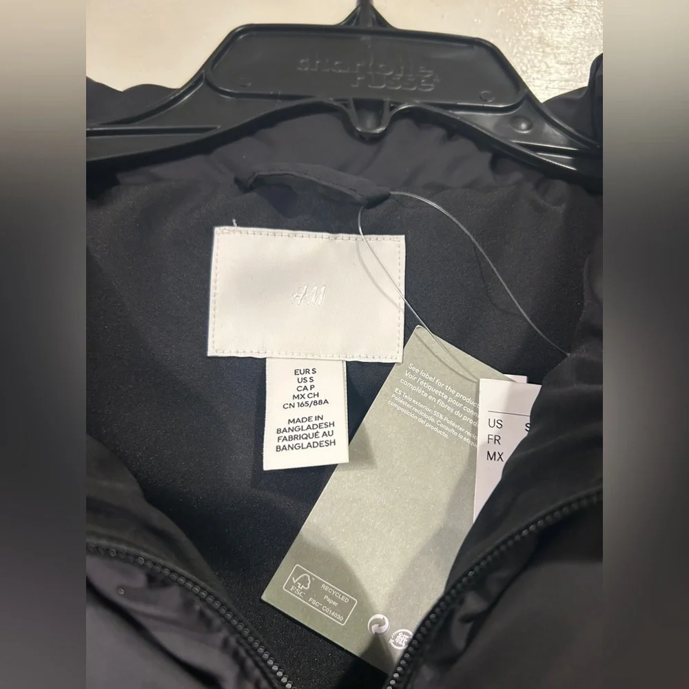 NEW H&M Black Puffer Vest - Picture 2 of 5